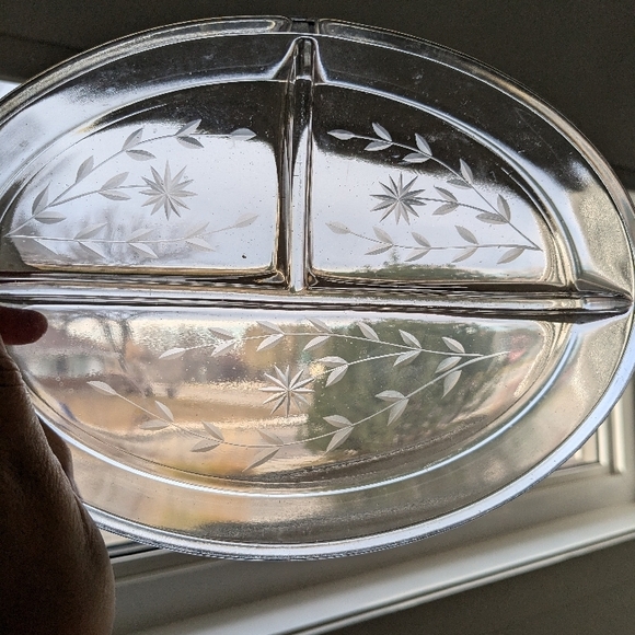 Clear Glass Divided Serving Dish can use for jewelry or catchall - Picture 4 of 6